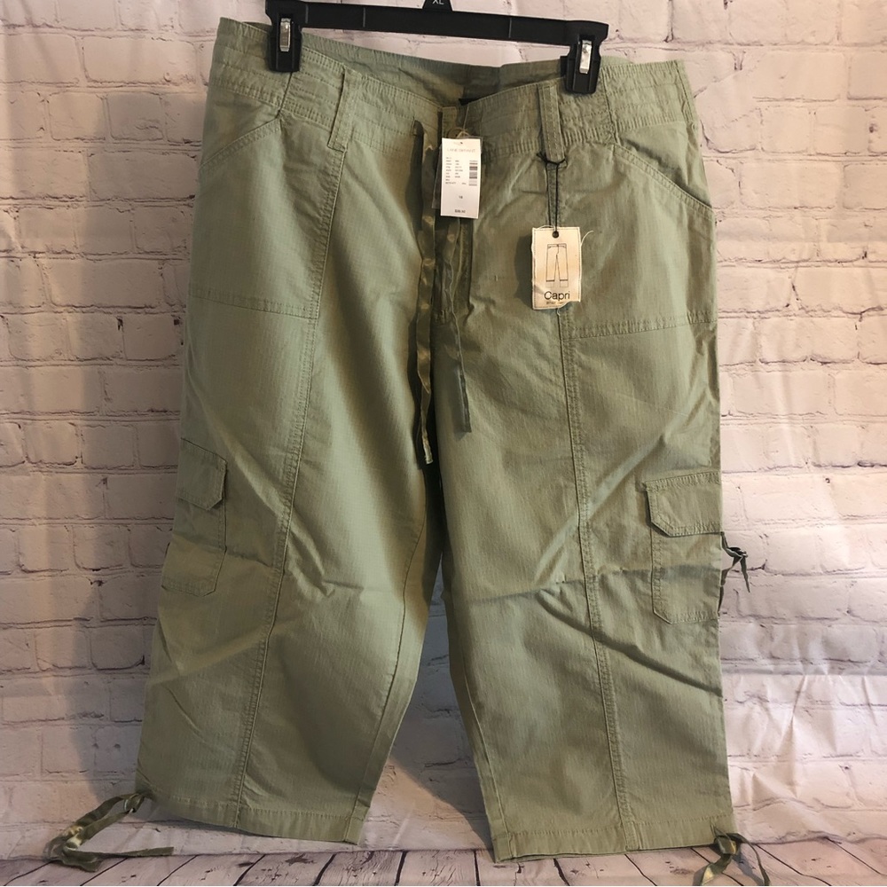 NWT Lane Bryant Cotton Sage Capris- Size 16